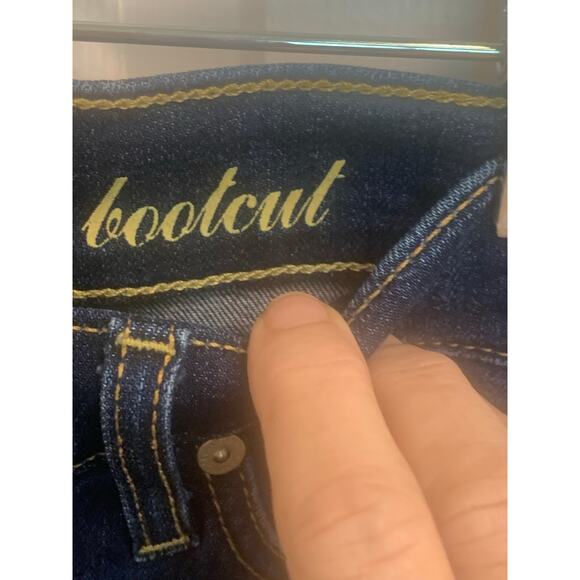 7FAMK sz 26 Seven For All Mankind Classic Dark Wash Stretch Bootcut 26X31 - Picture 6 of 10